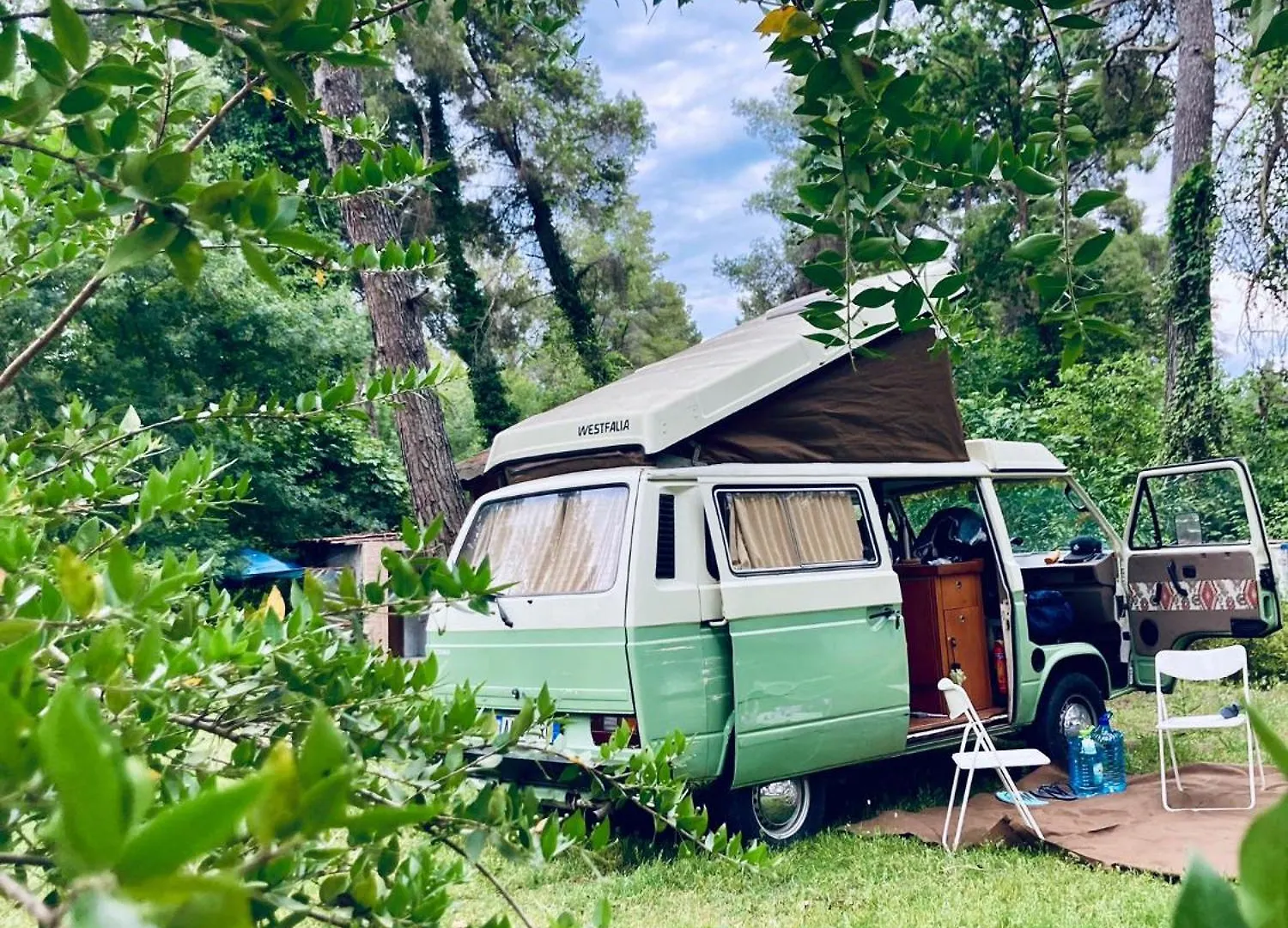 Rent Van Oliver Tirana Kemping